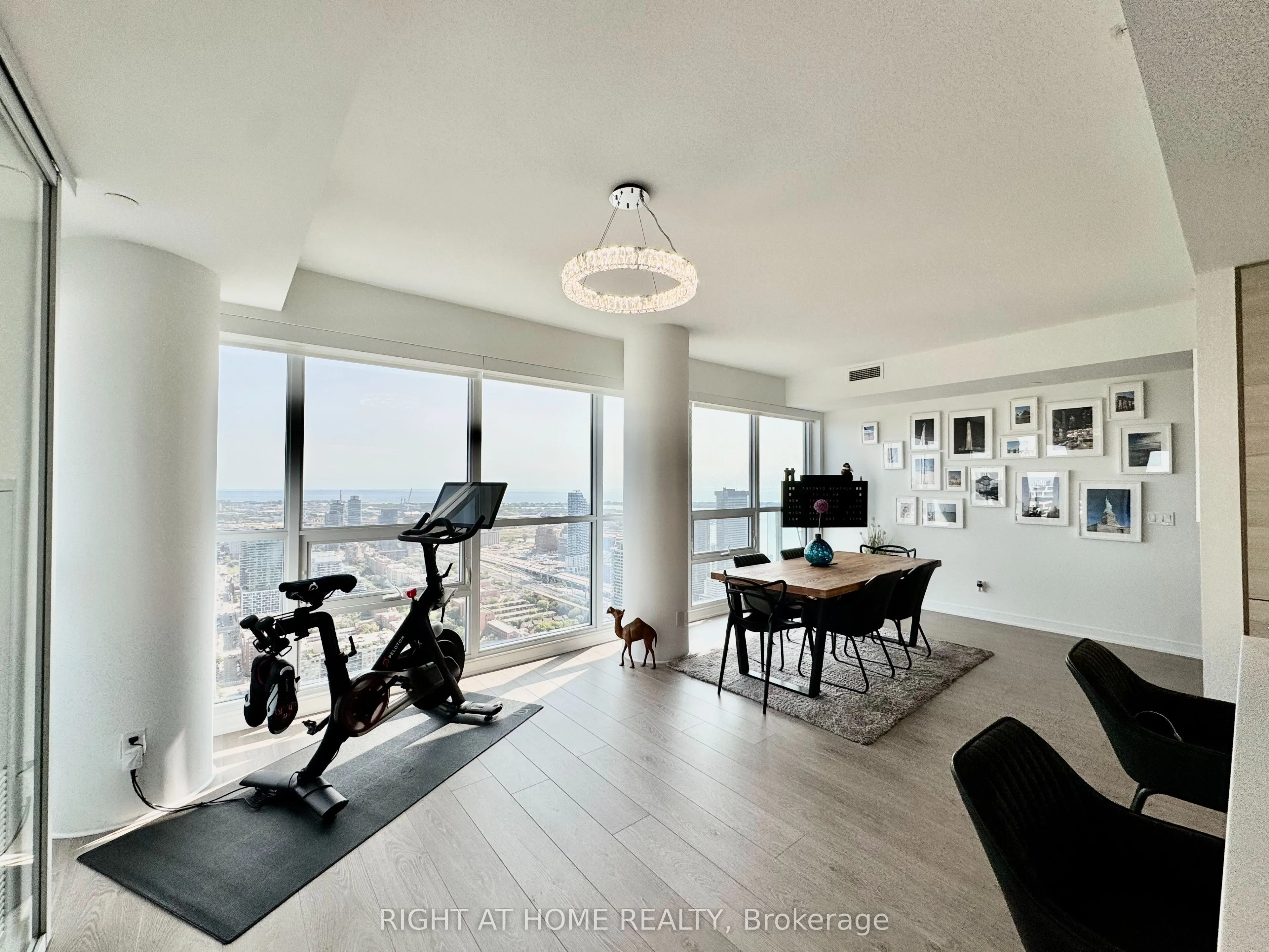88 Scott Street, #5004