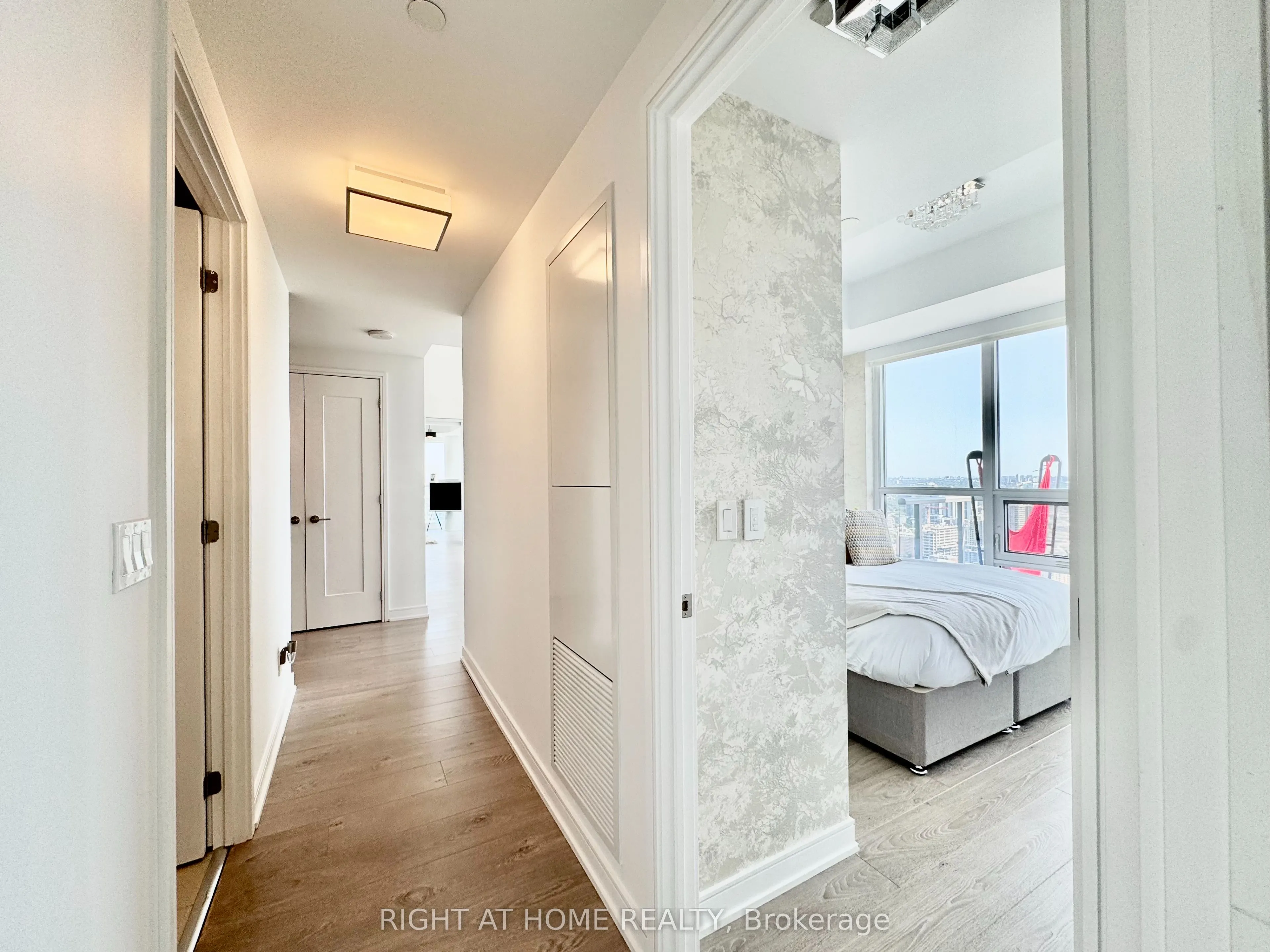 88 Scott Street, #5004
