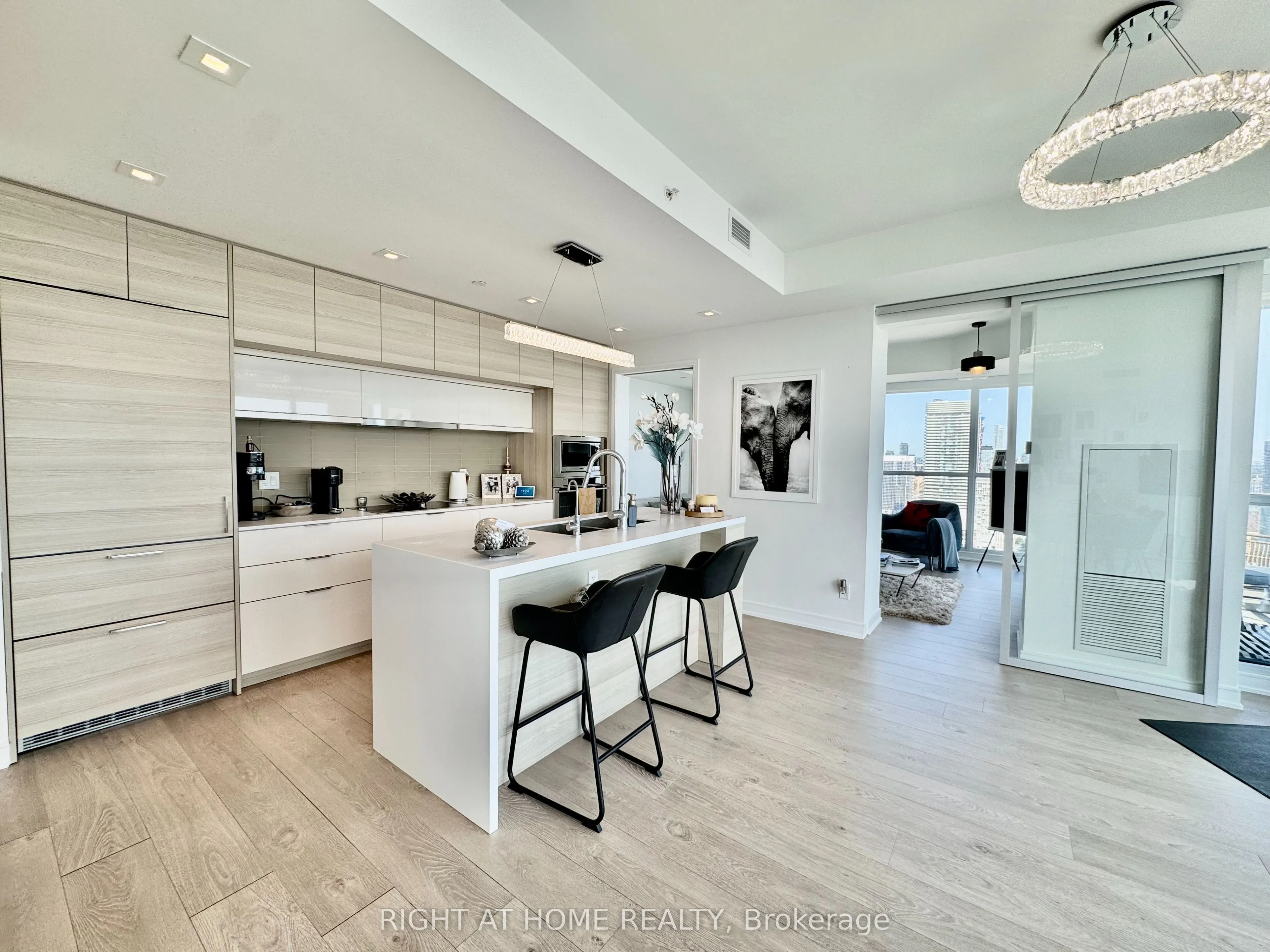 88 Scott Street, #5004
