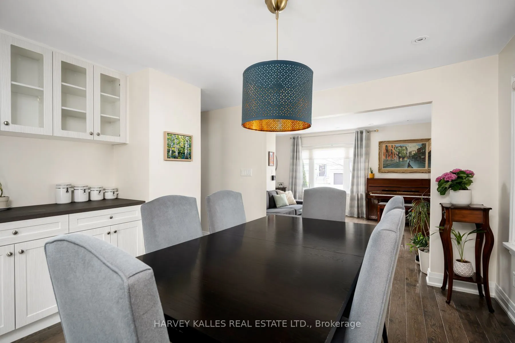 89 Charleswood Drive