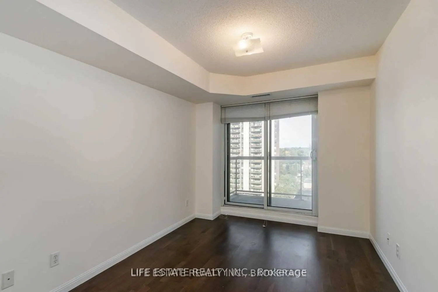 900 Mount Pleasant Road, #1204
