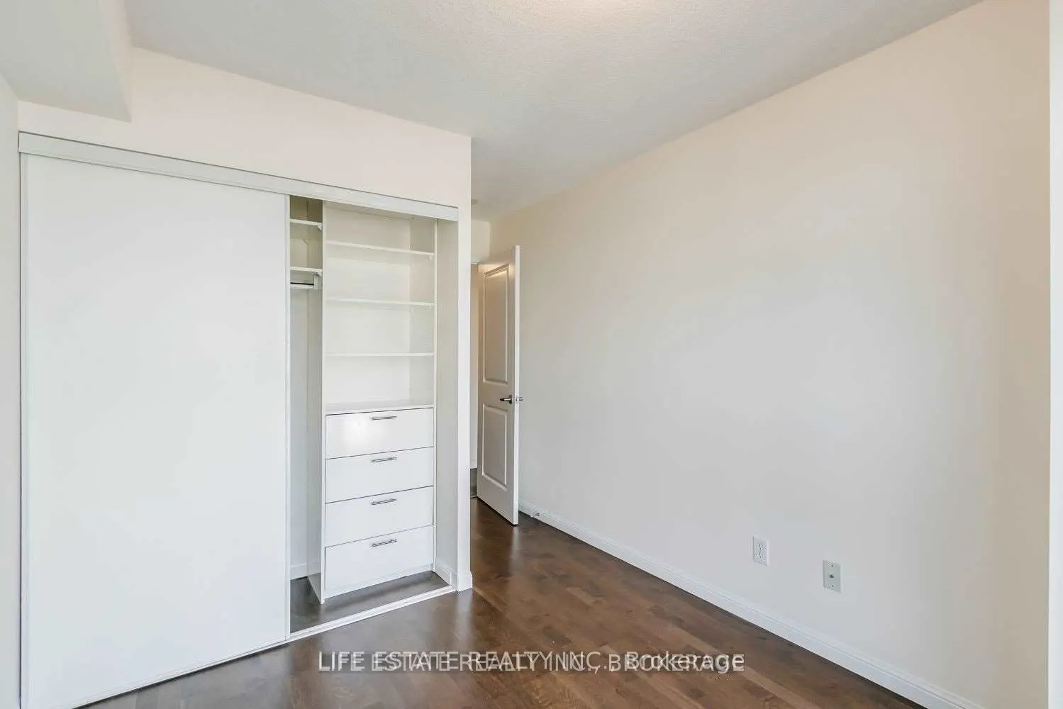 900 Mount Pleasant Road, #1204