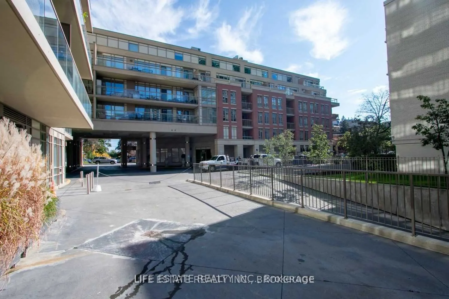 900 Mount Pleasant Road, #1204