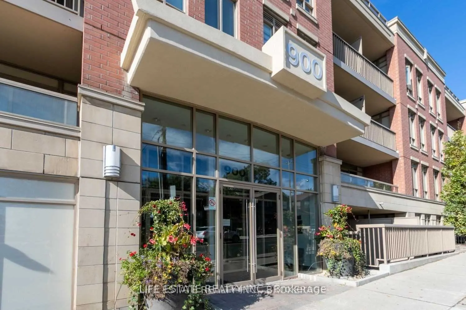 900 Mount Pleasant Road, #1204