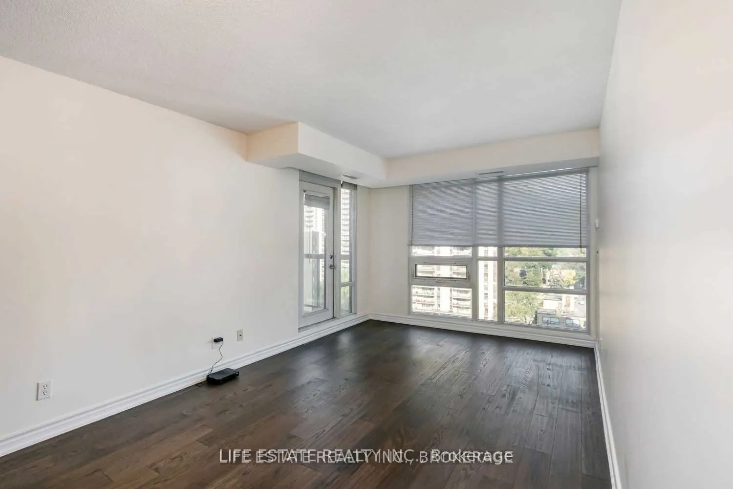 900 Mount Pleasant Road, #1204
