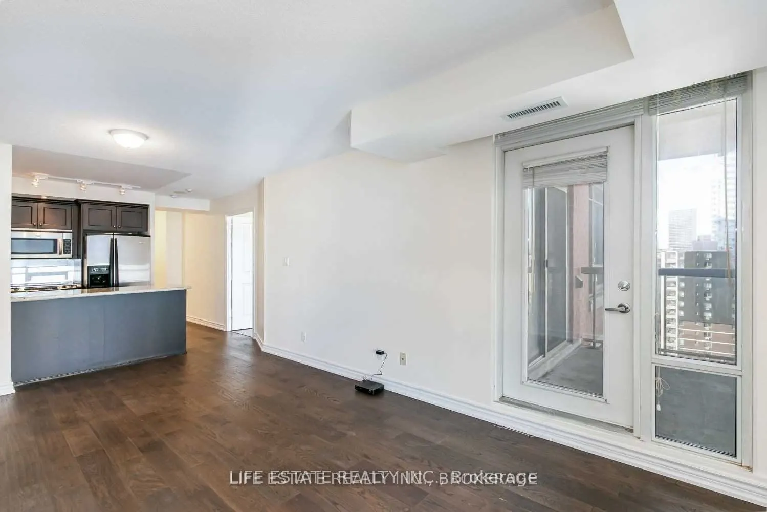 900 Mount Pleasant Road, #1204