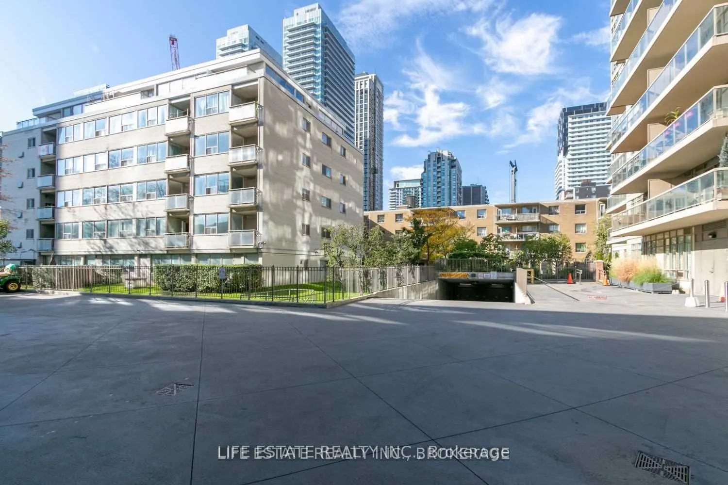 900 Mount Pleasant Road, #1204