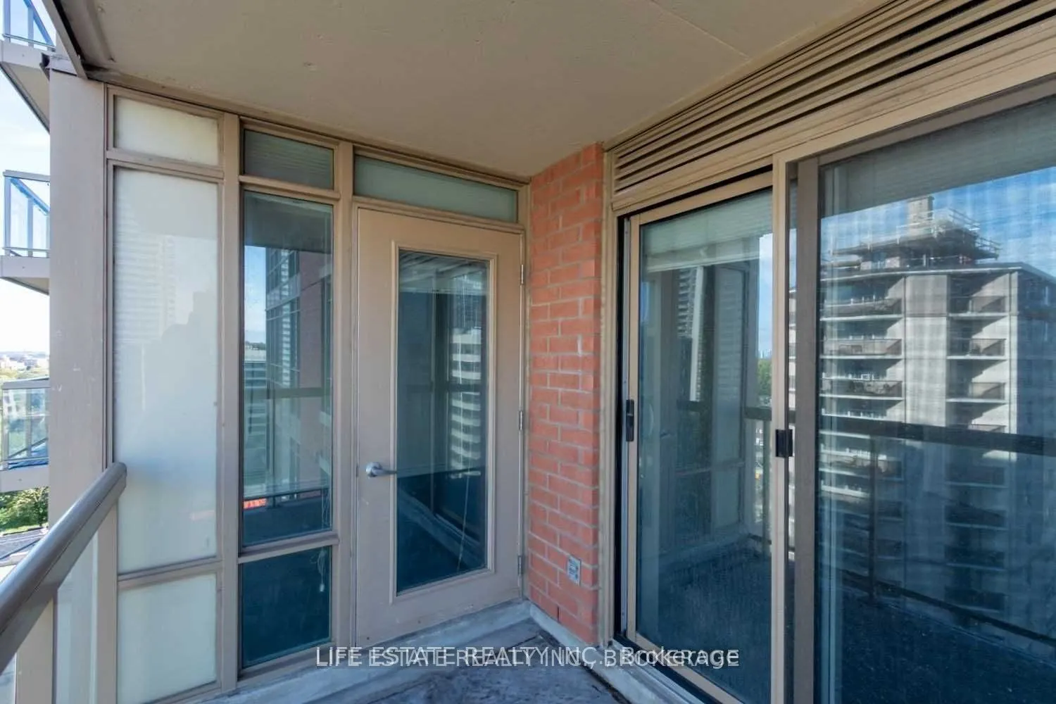 900 Mount Pleasant Road, #1204