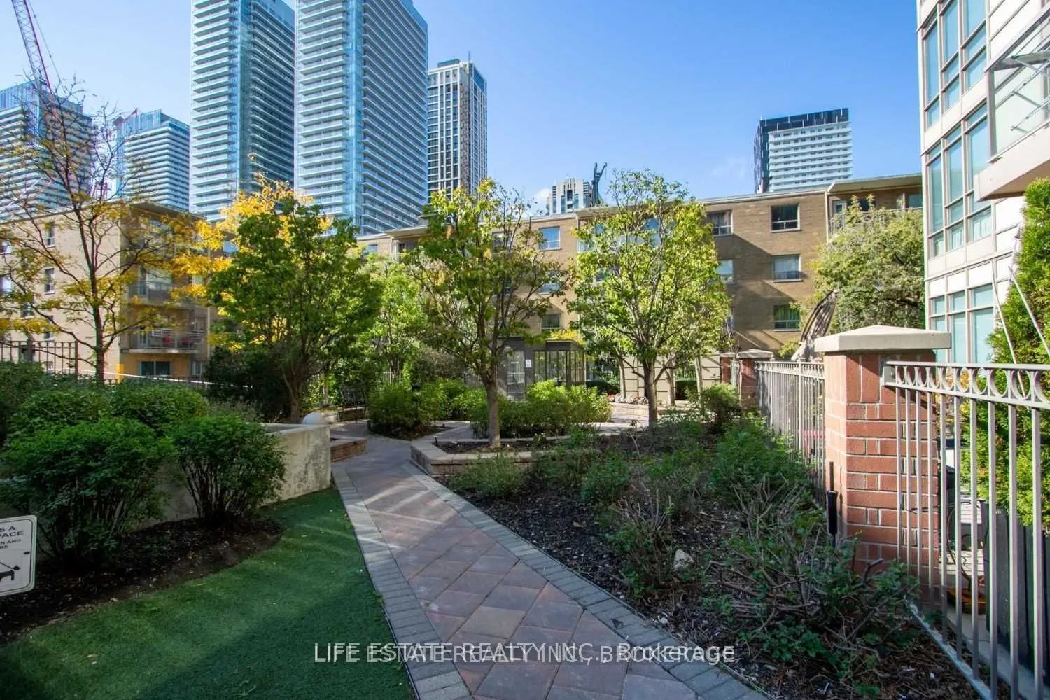 900 Mount Pleasant Road, #1204