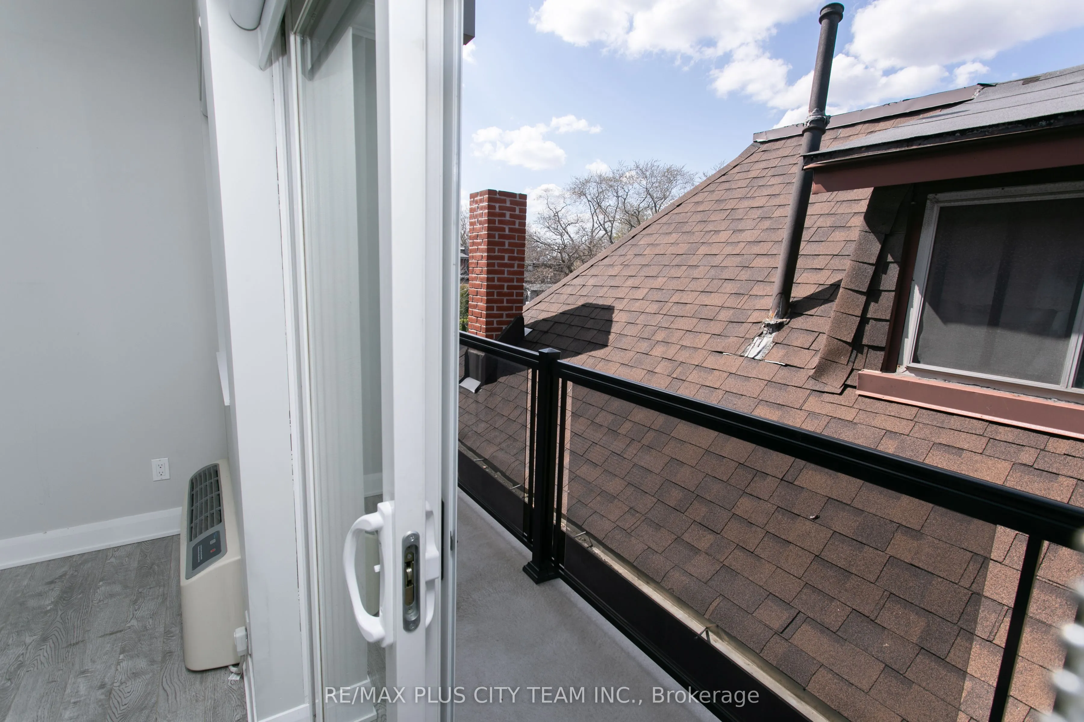 686 Bathurst Street, #302