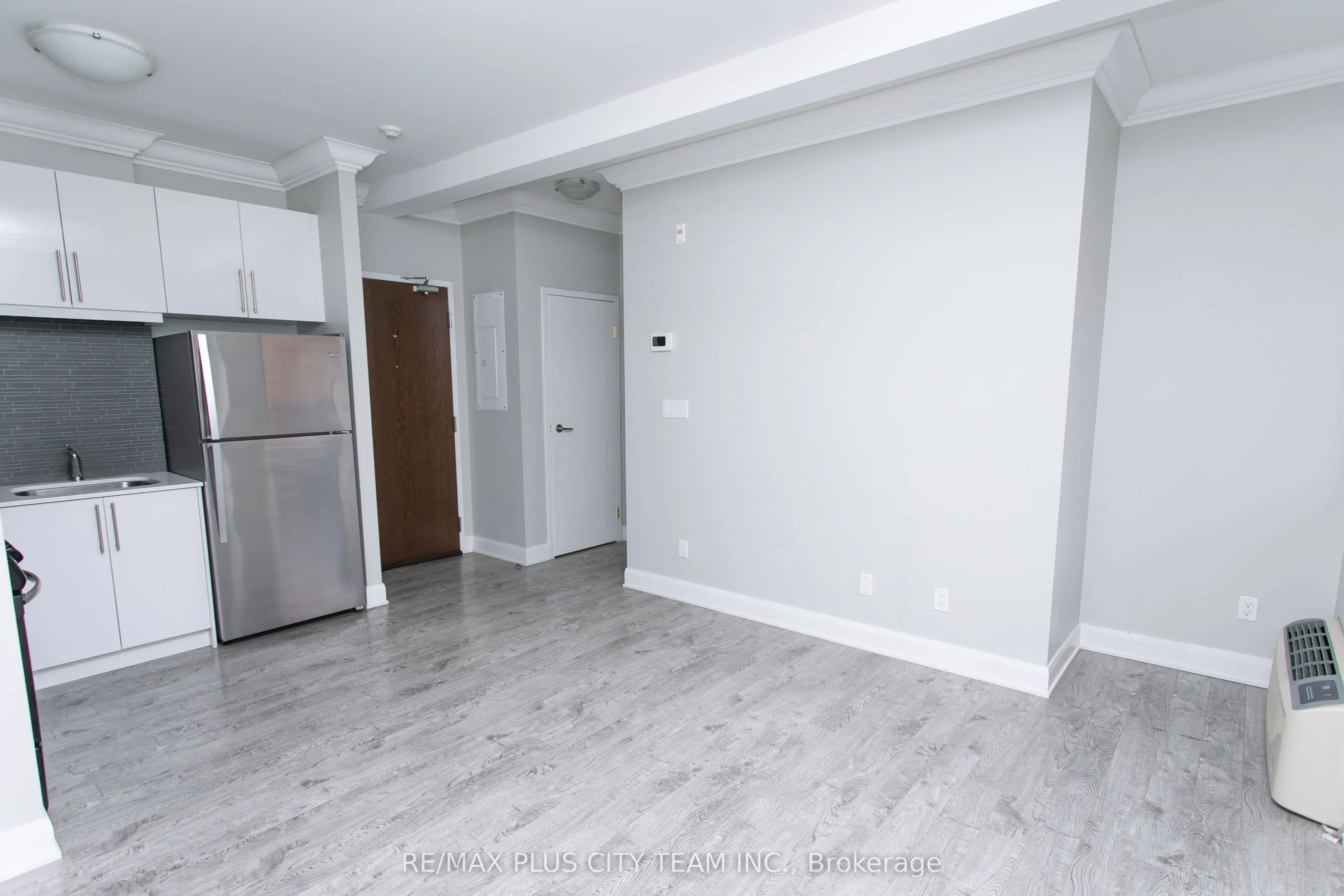 686 Bathurst Street, #302