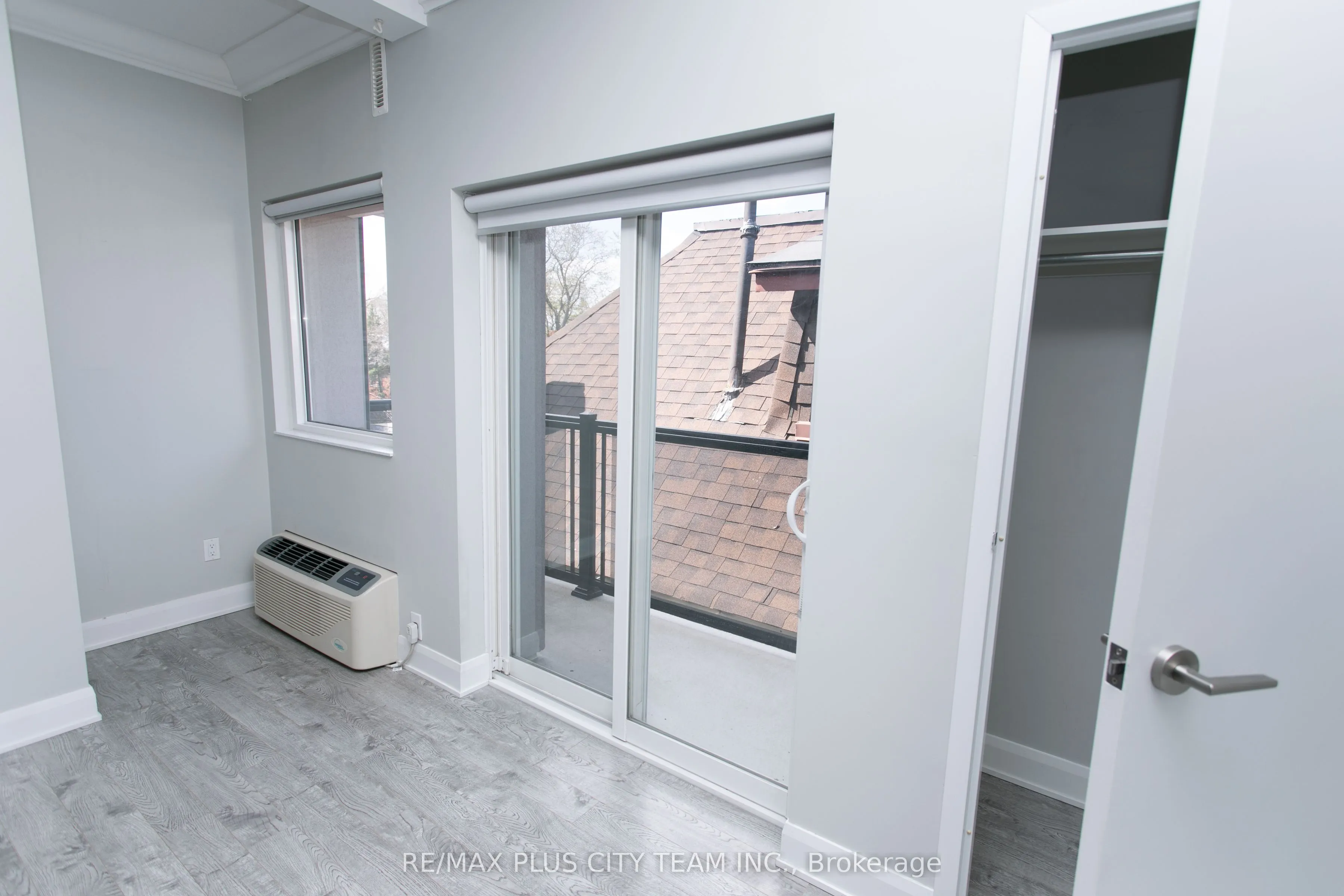 686 Bathurst Street, #302