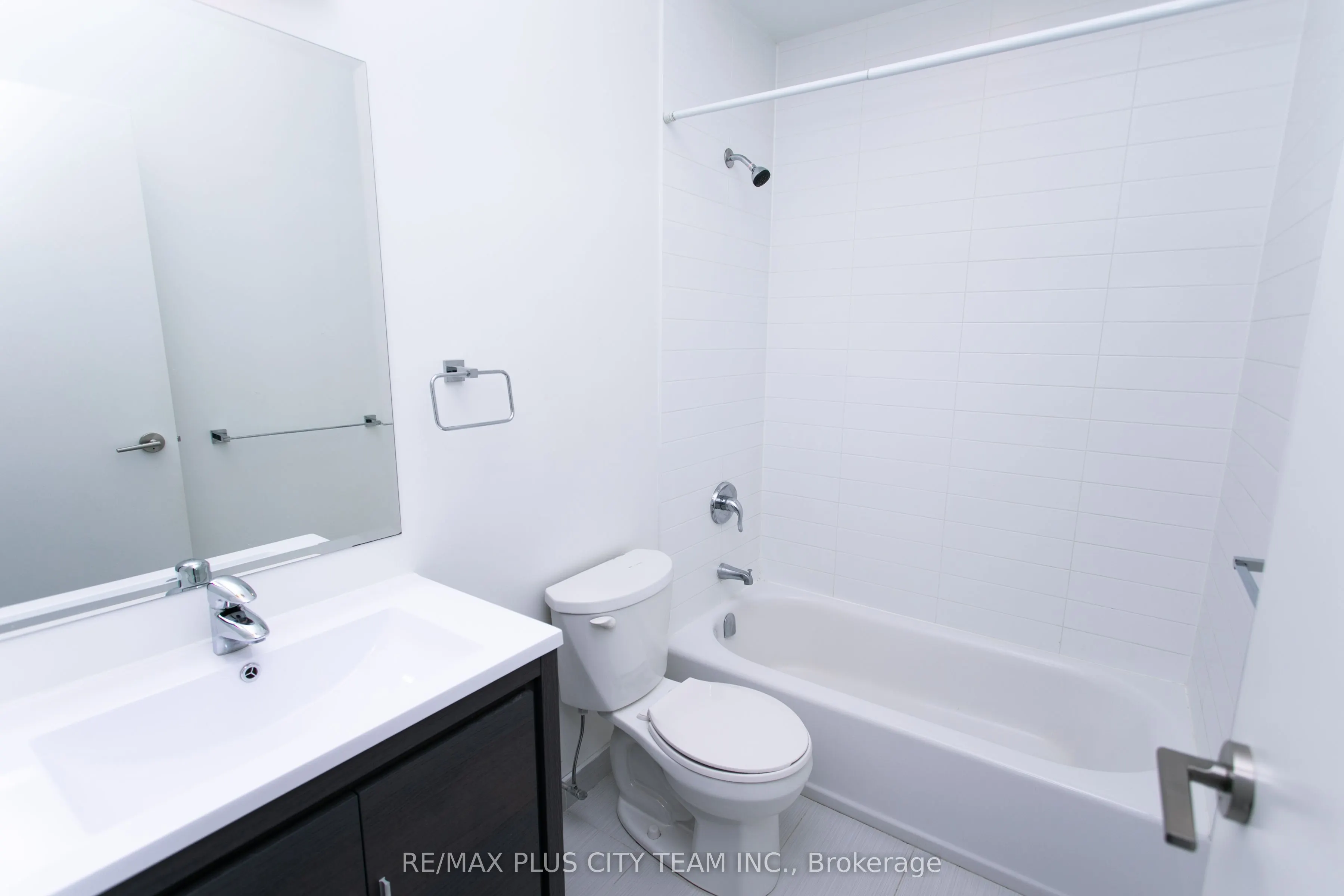 686 Bathurst Street, #302