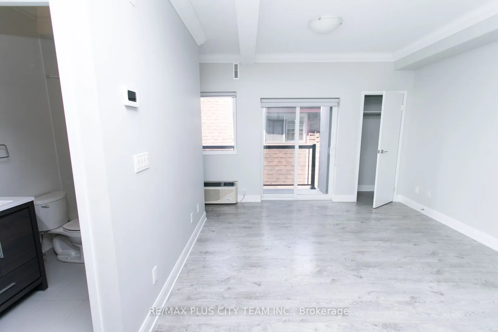 686 Bathurst Street, #302