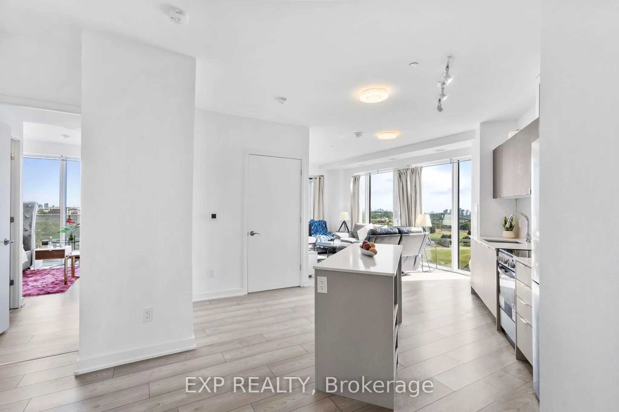 8 TIPPETT Road, #1605