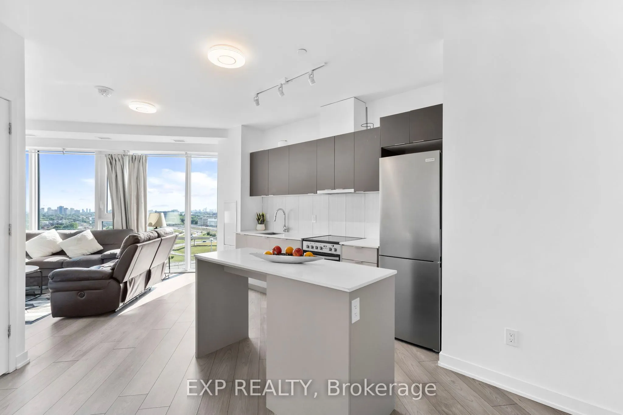 8 TIPPETT Road, #1605