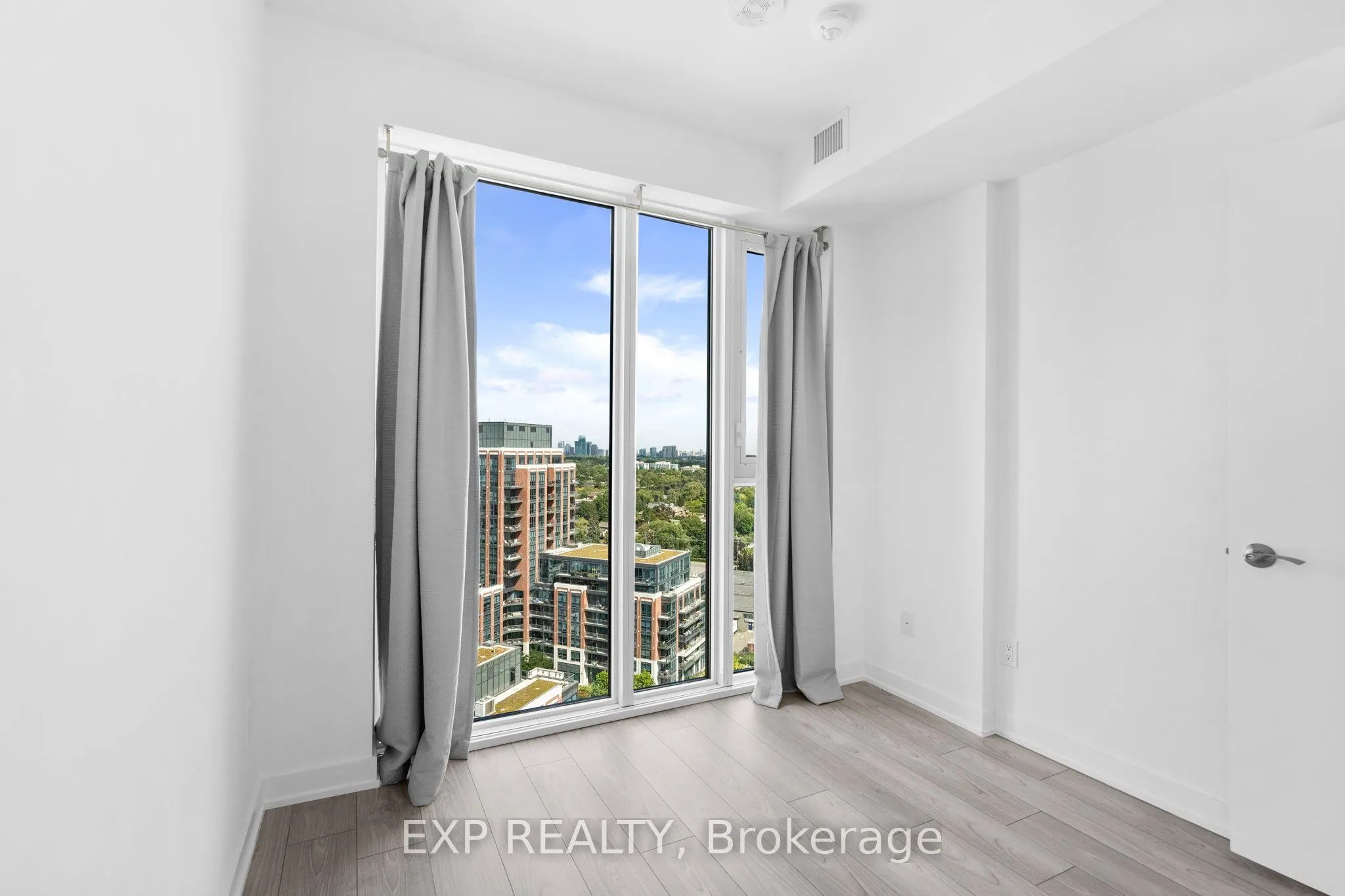 8 TIPPETT Road, #1605