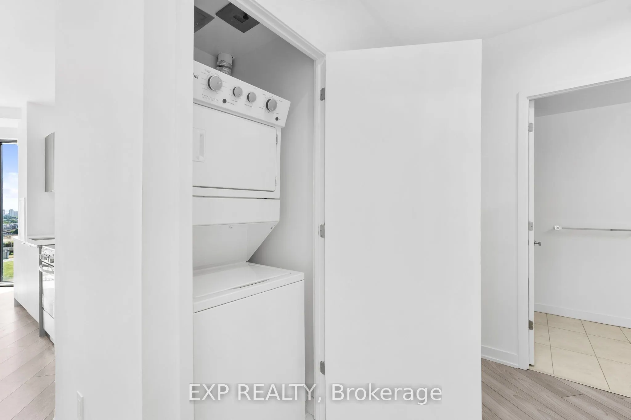 8 TIPPETT Road, #1605