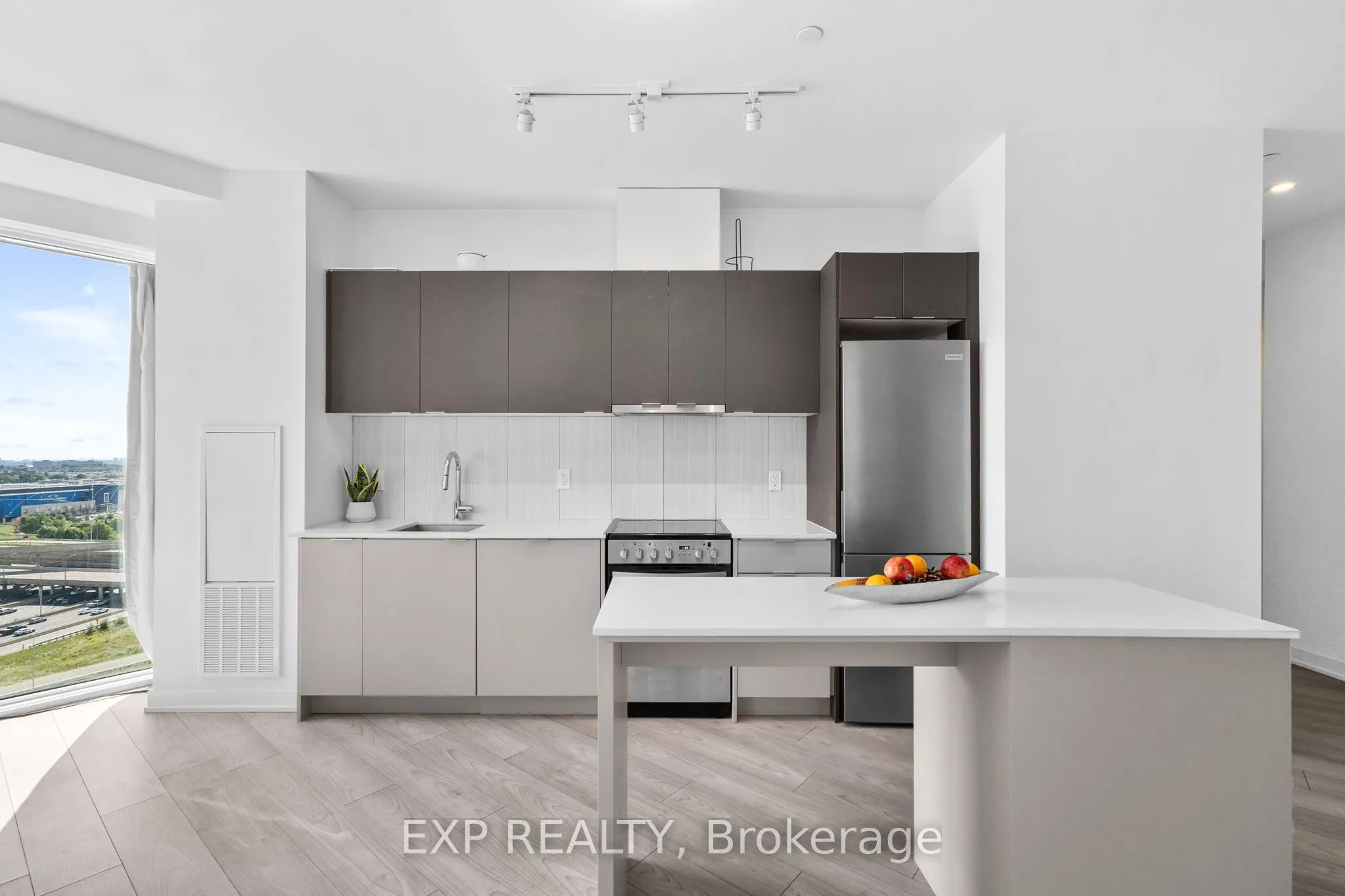 8 TIPPETT Road, #1605