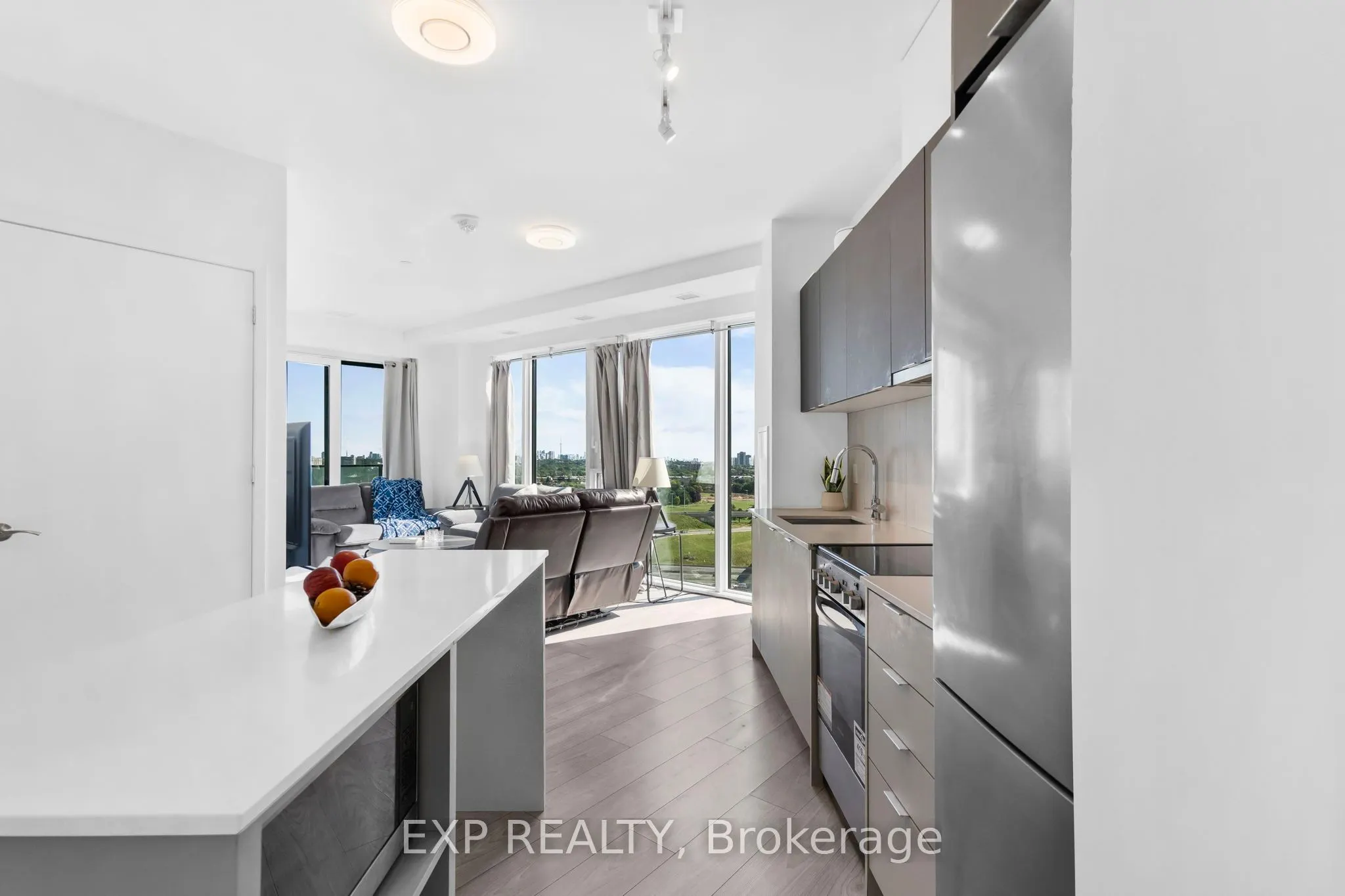 8 TIPPETT Road, #1605