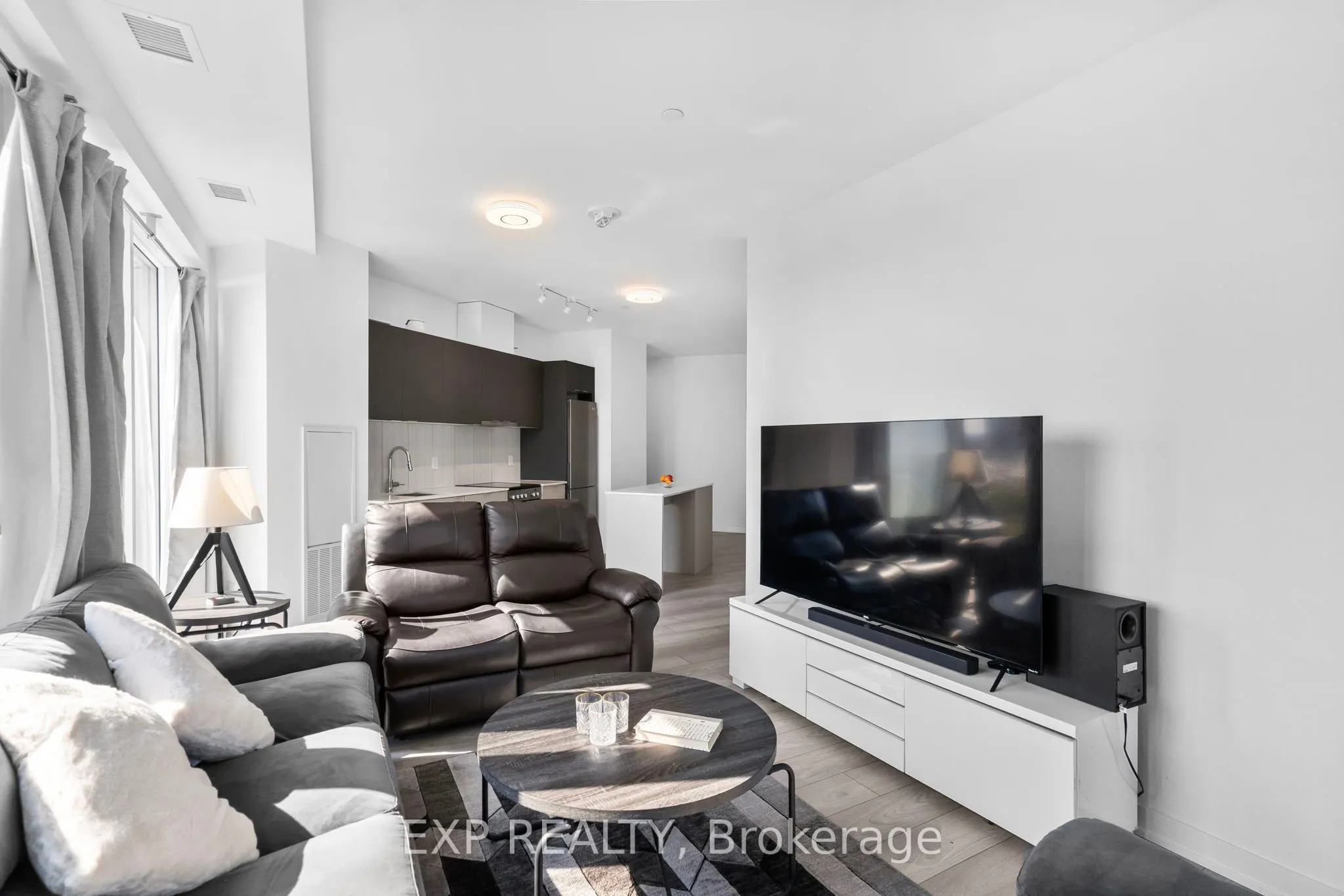 8 TIPPETT Road, #1605