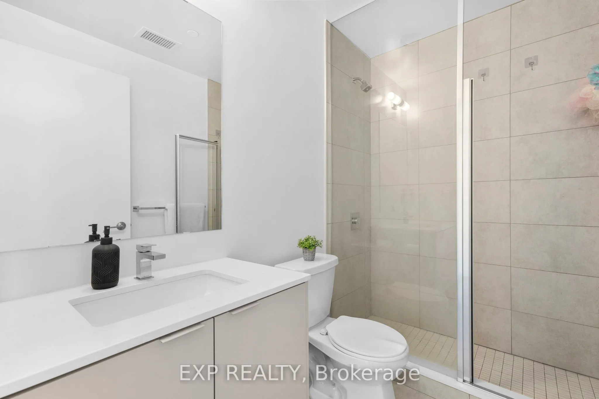 8 TIPPETT Road, #1605