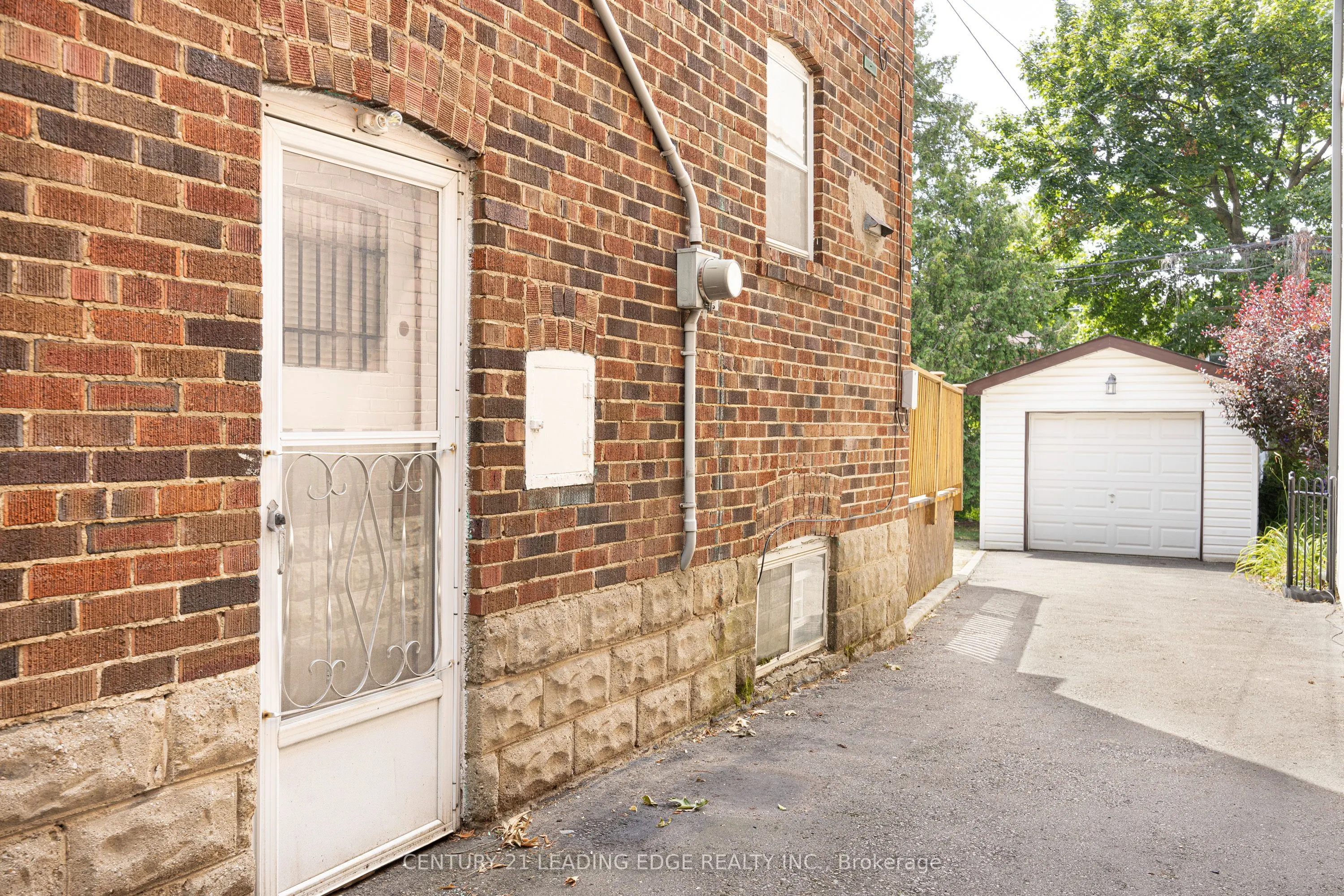 17 Douglas Avenue