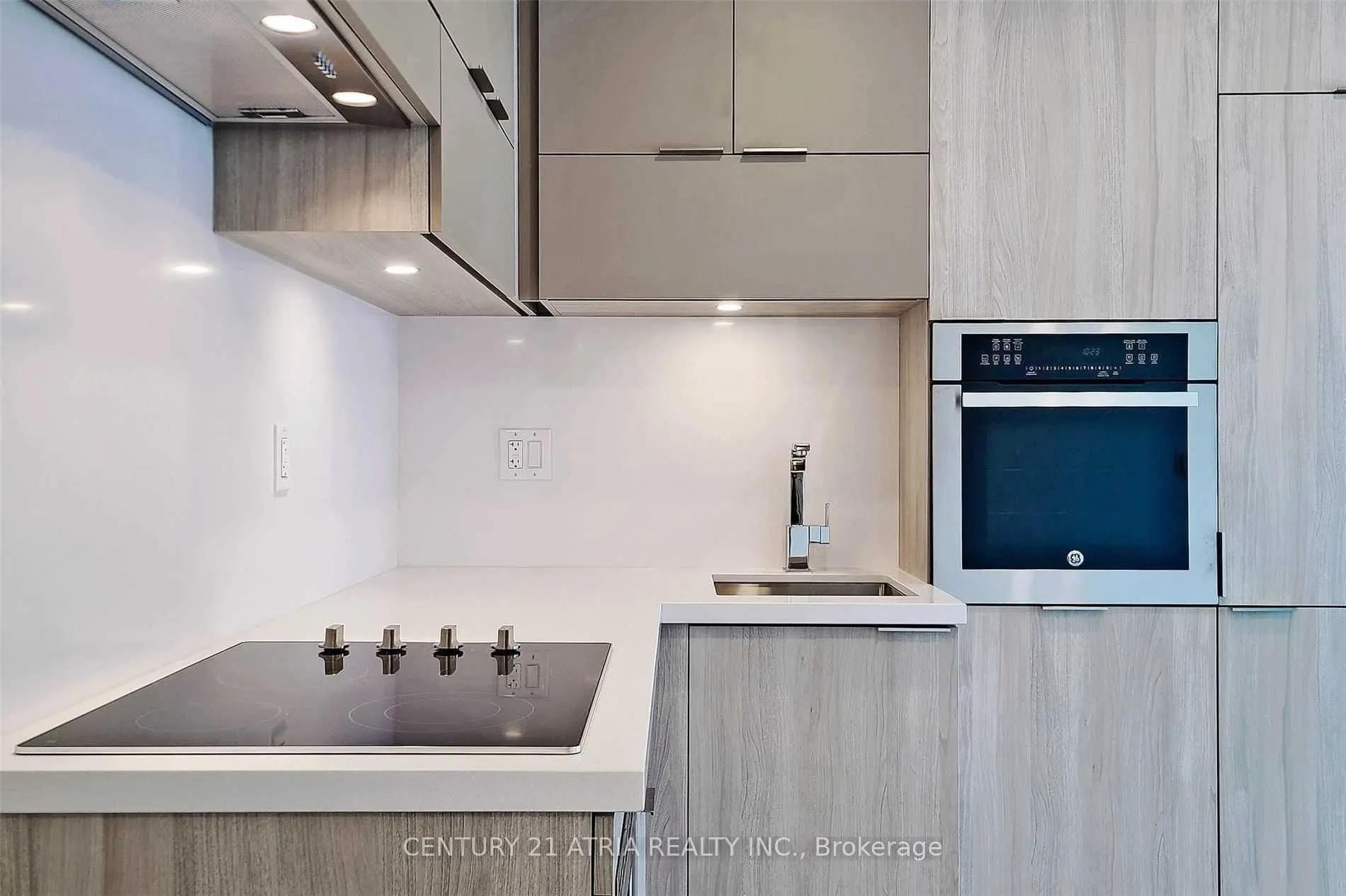 39 Roehampton Avenue, #908