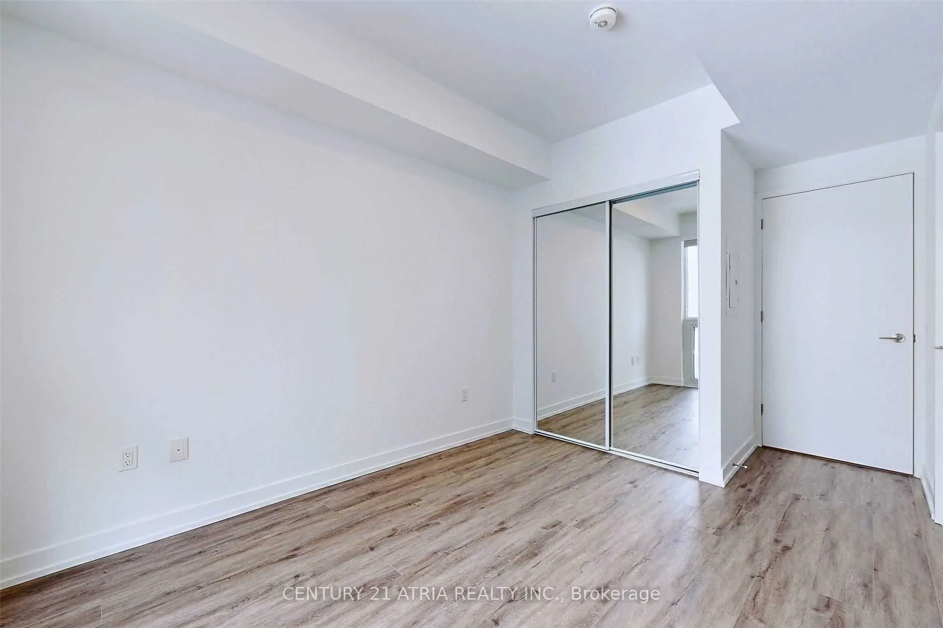 39 Roehampton Avenue, #908