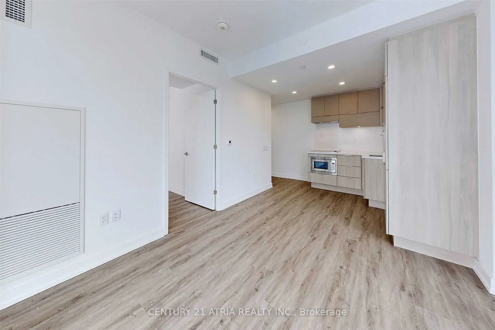 39 Roehampton Avenue, #908