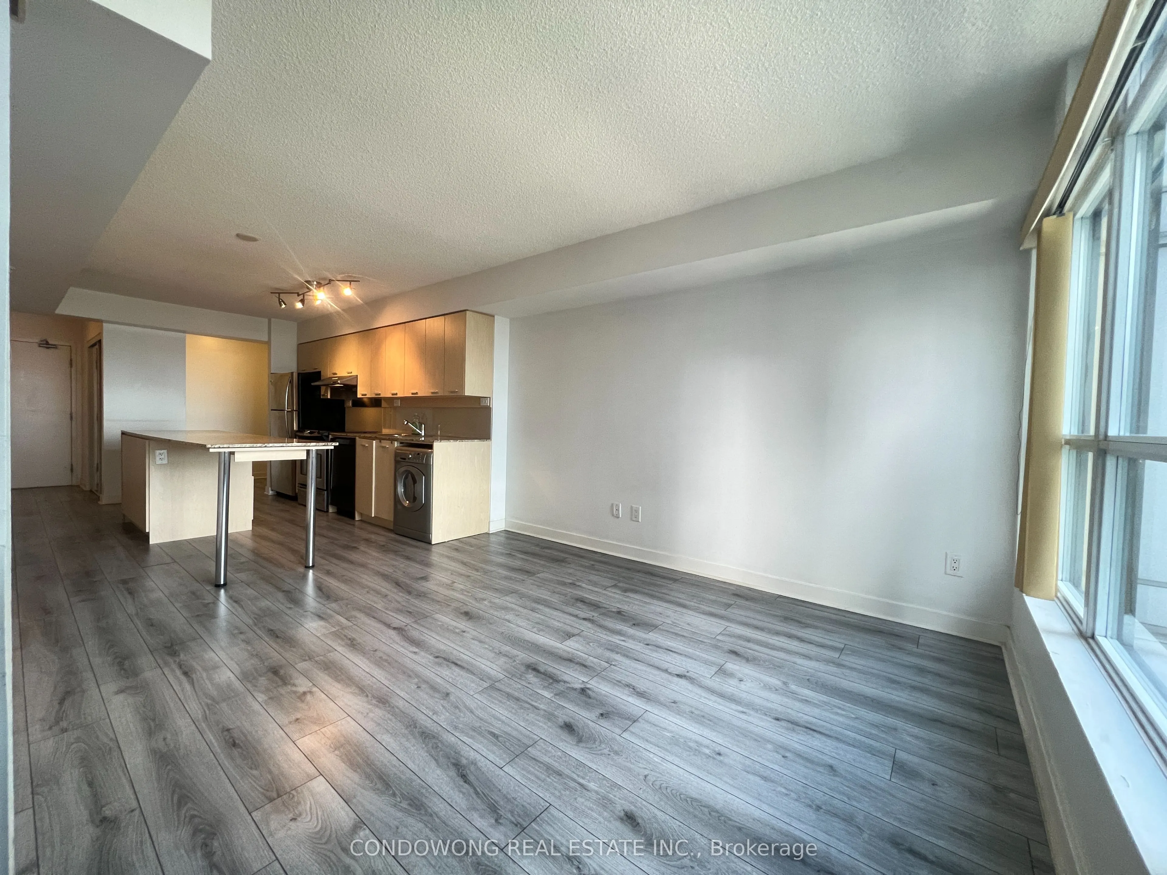 33 Singer Court, #1710