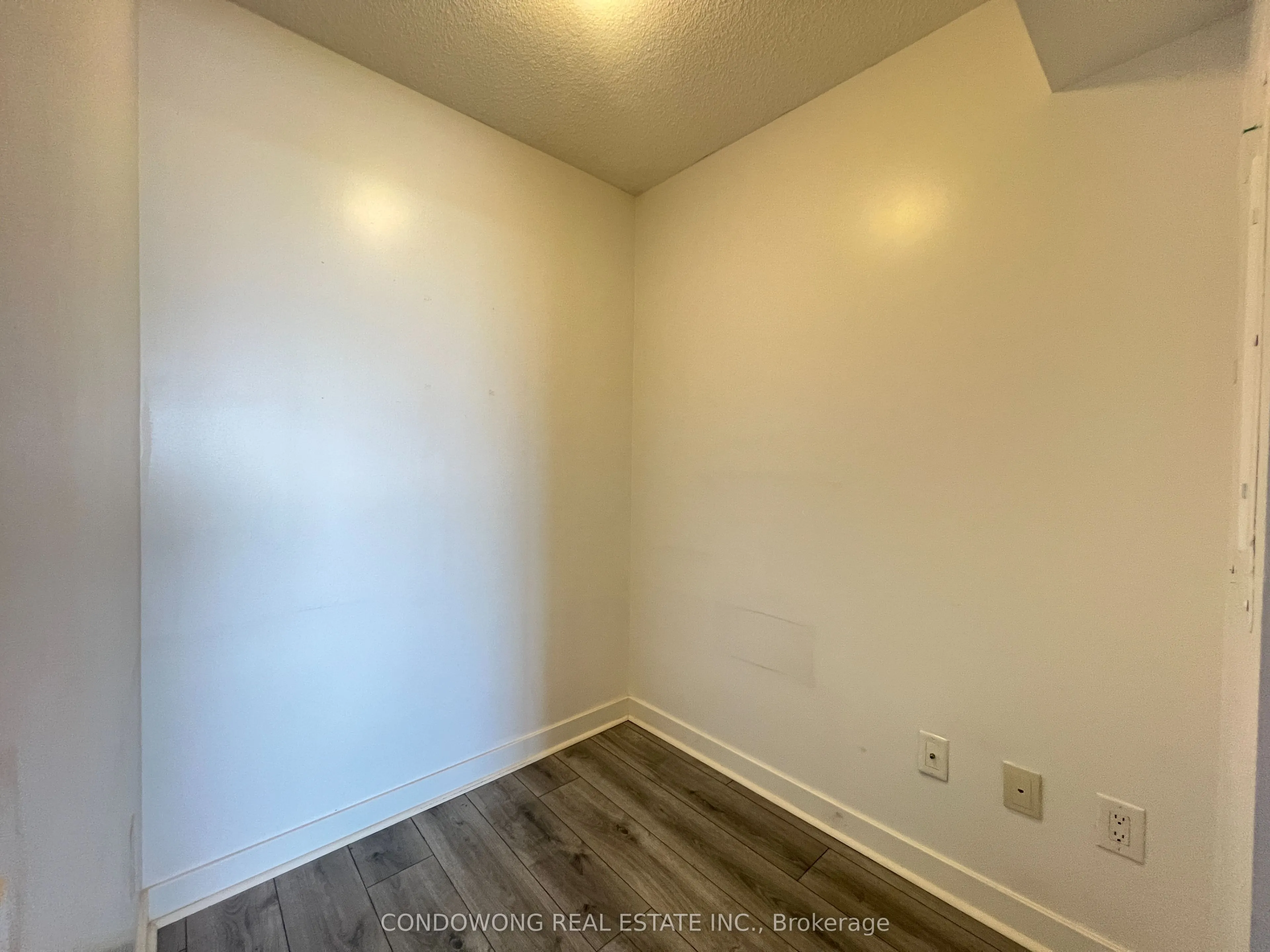33 Singer Court, #1710