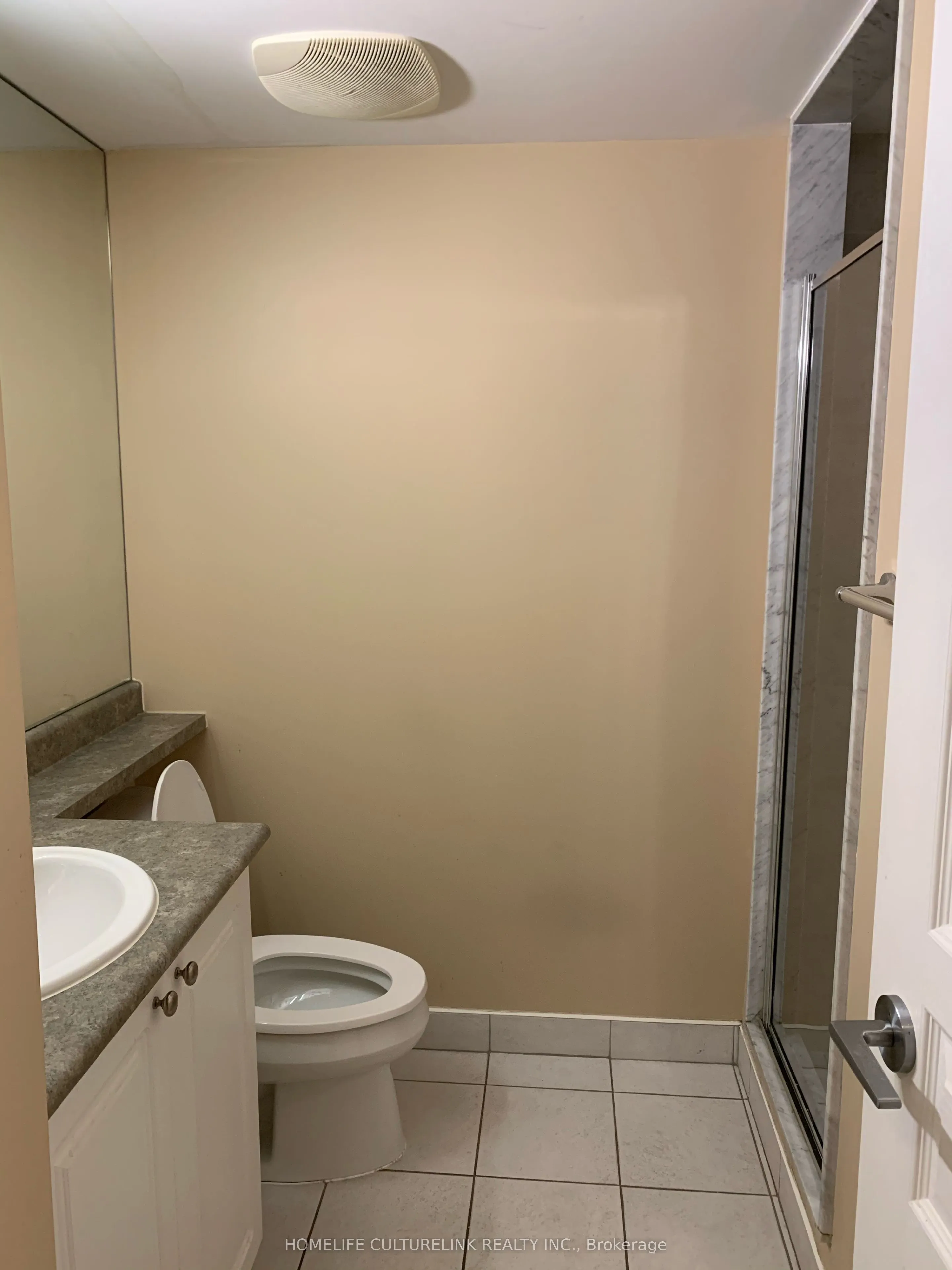18 Yonge Street, #907