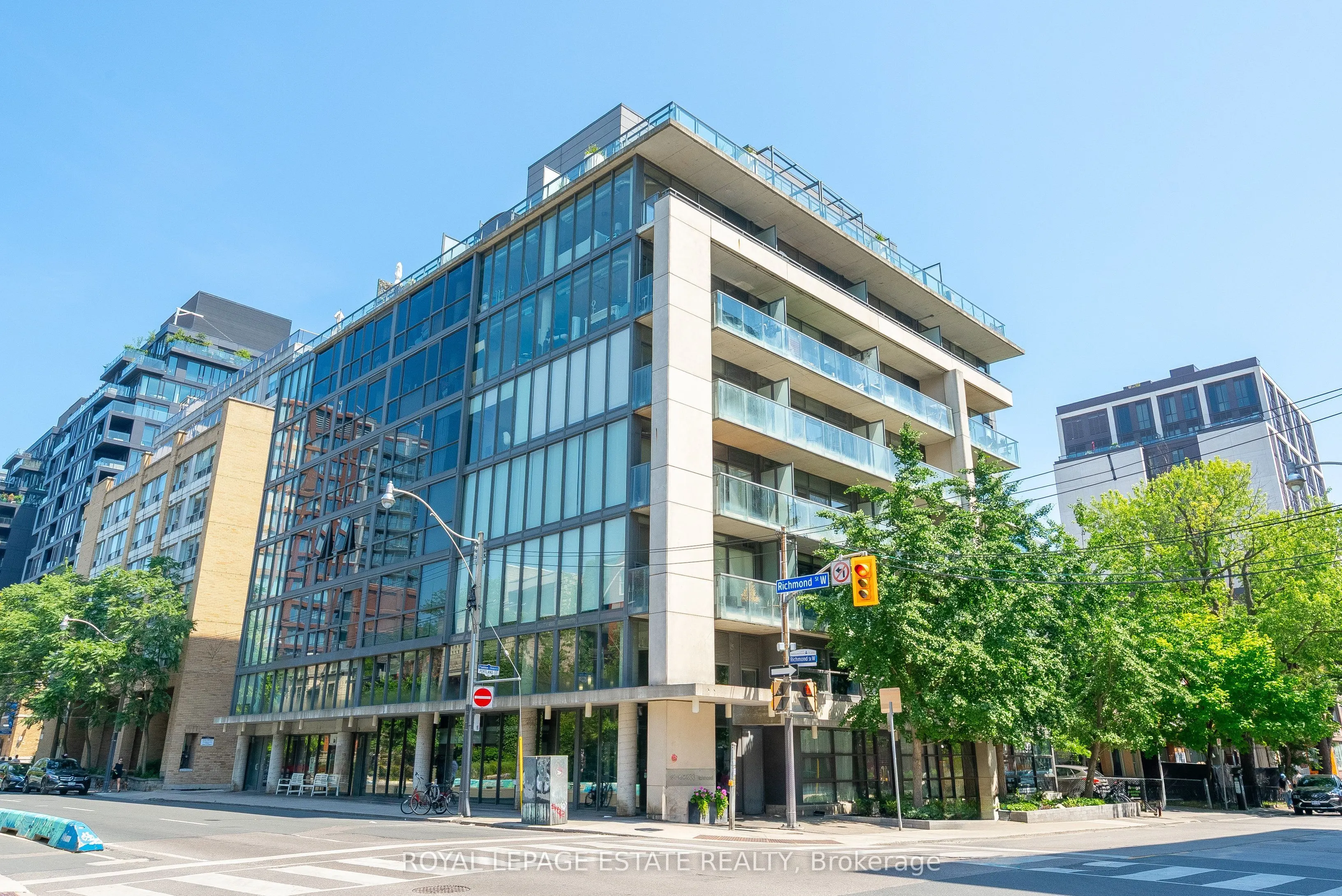 533 Richmond Street W, #304