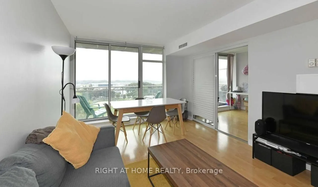 650 QUEENS Quay W, #1011