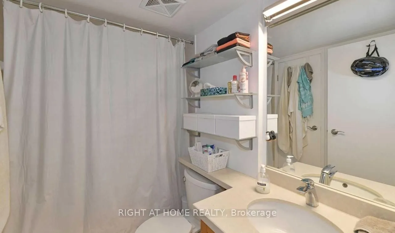 650 QUEENS Quay W, #1011