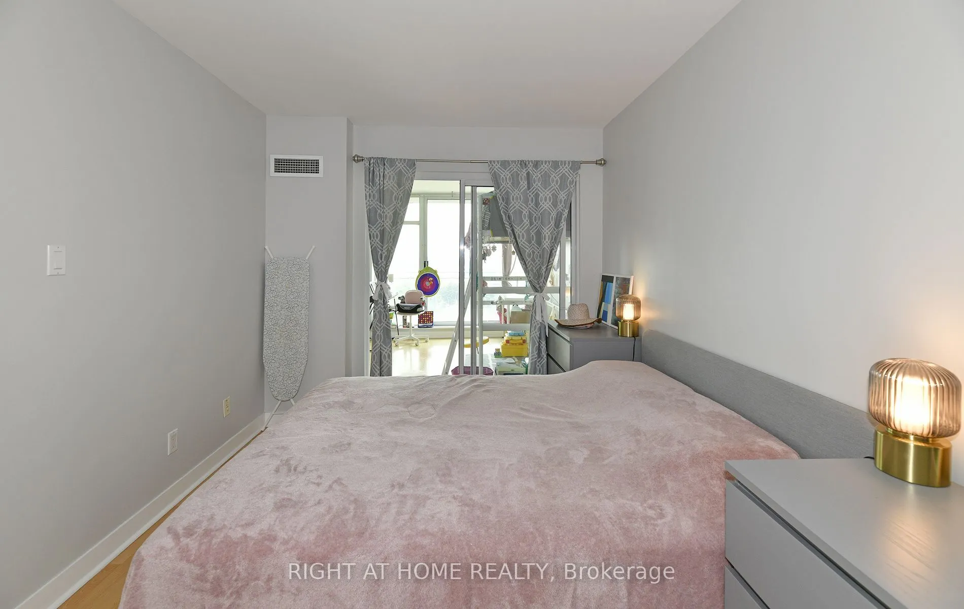 650 QUEENS Quay W, #1011