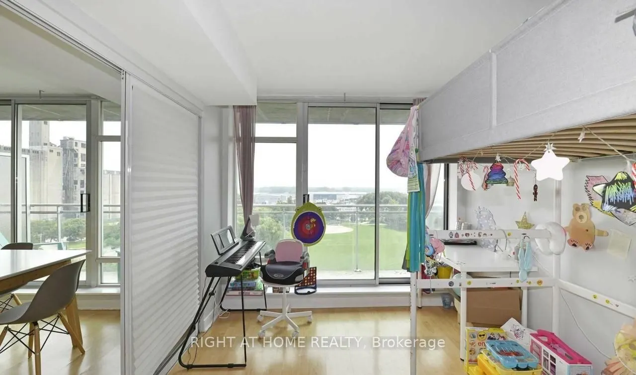 650 QUEENS Quay W, #1011