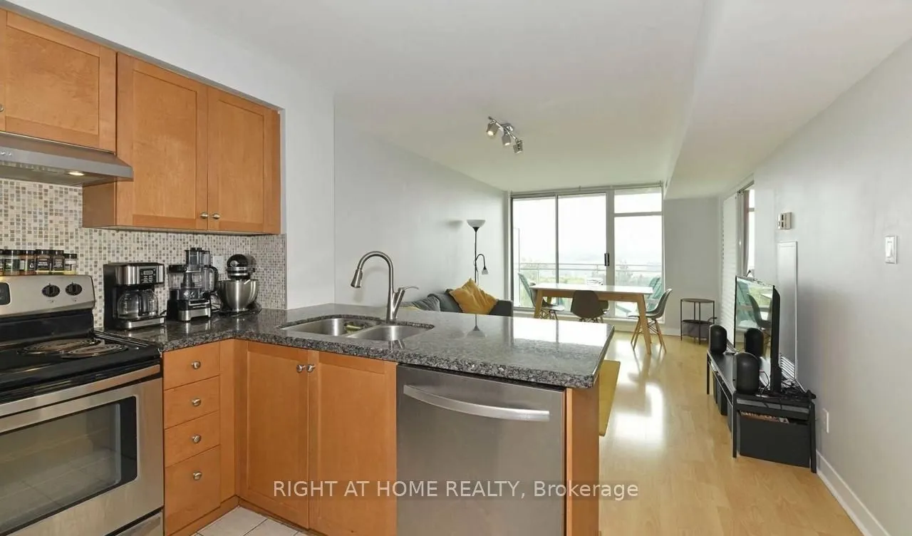 650 QUEENS Quay W, #1011