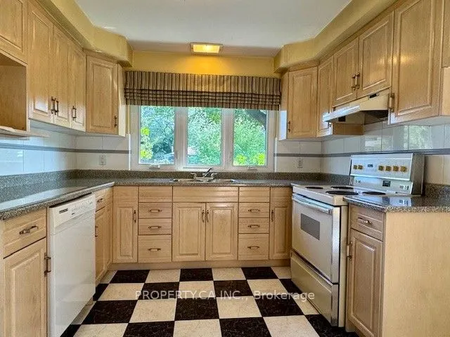 33 Pitcairn Crescent