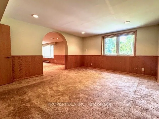33 Pitcairn Crescent