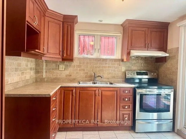 33 Pitcairn Crescent
