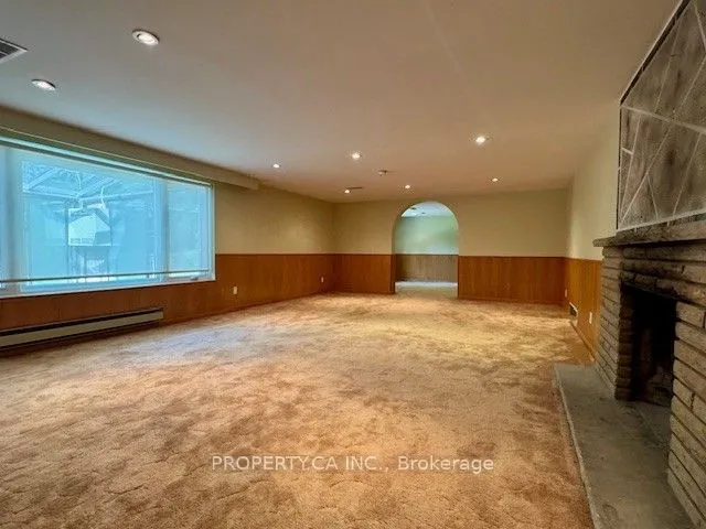 33 Pitcairn Crescent