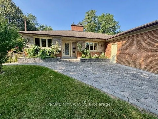 33 Pitcairn Crescent