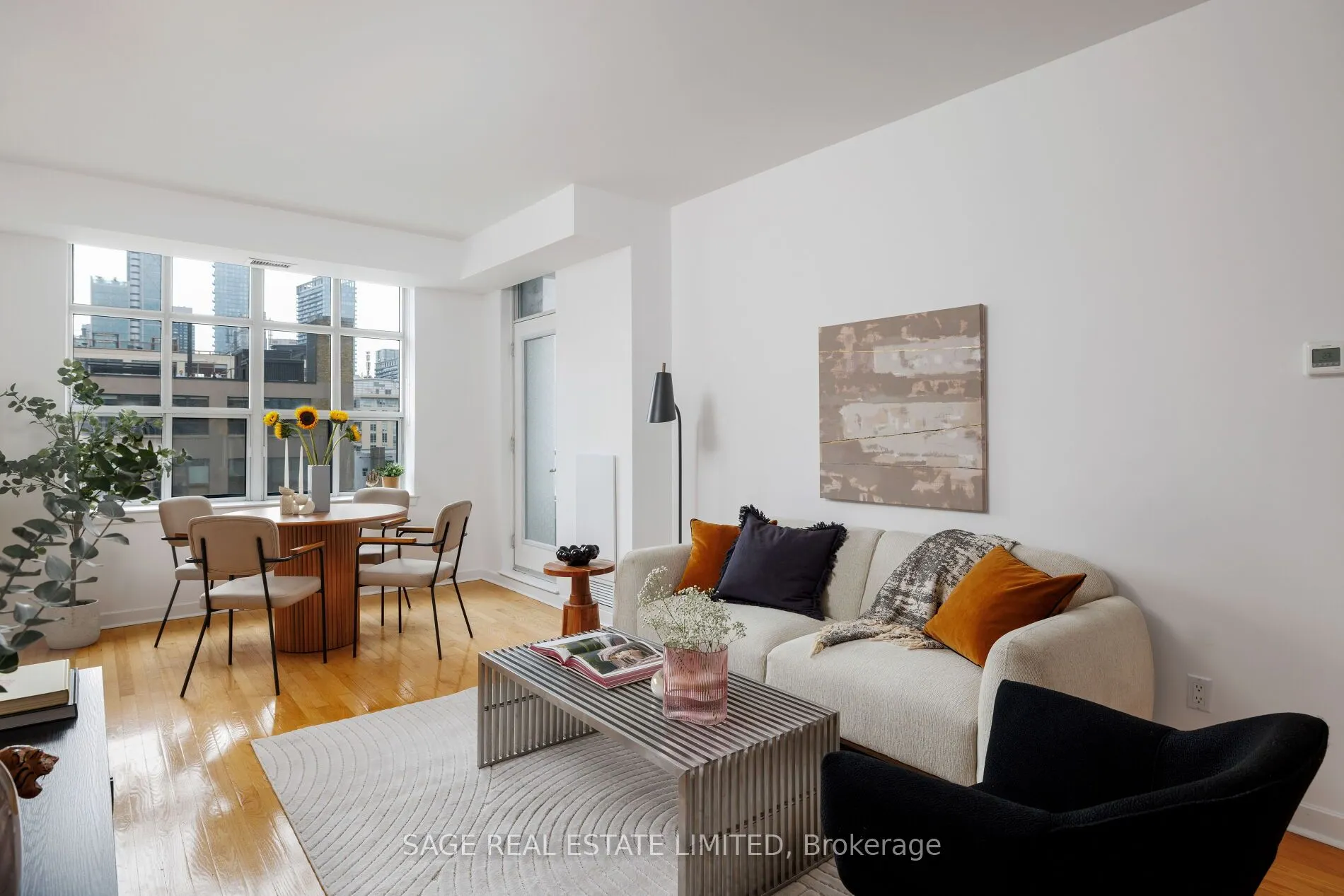 438 Richmond Street W, #816