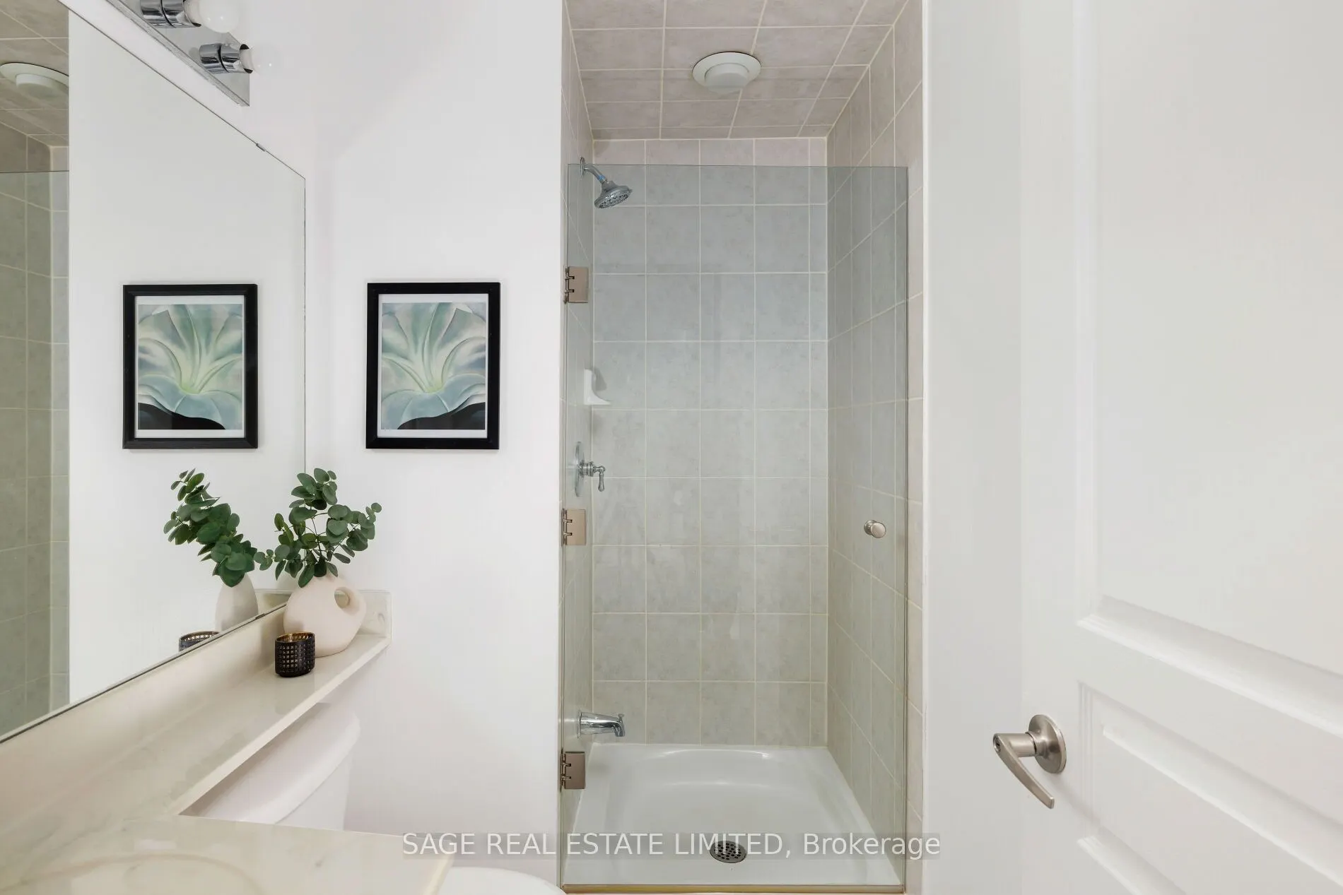 438 Richmond Street W, #816
