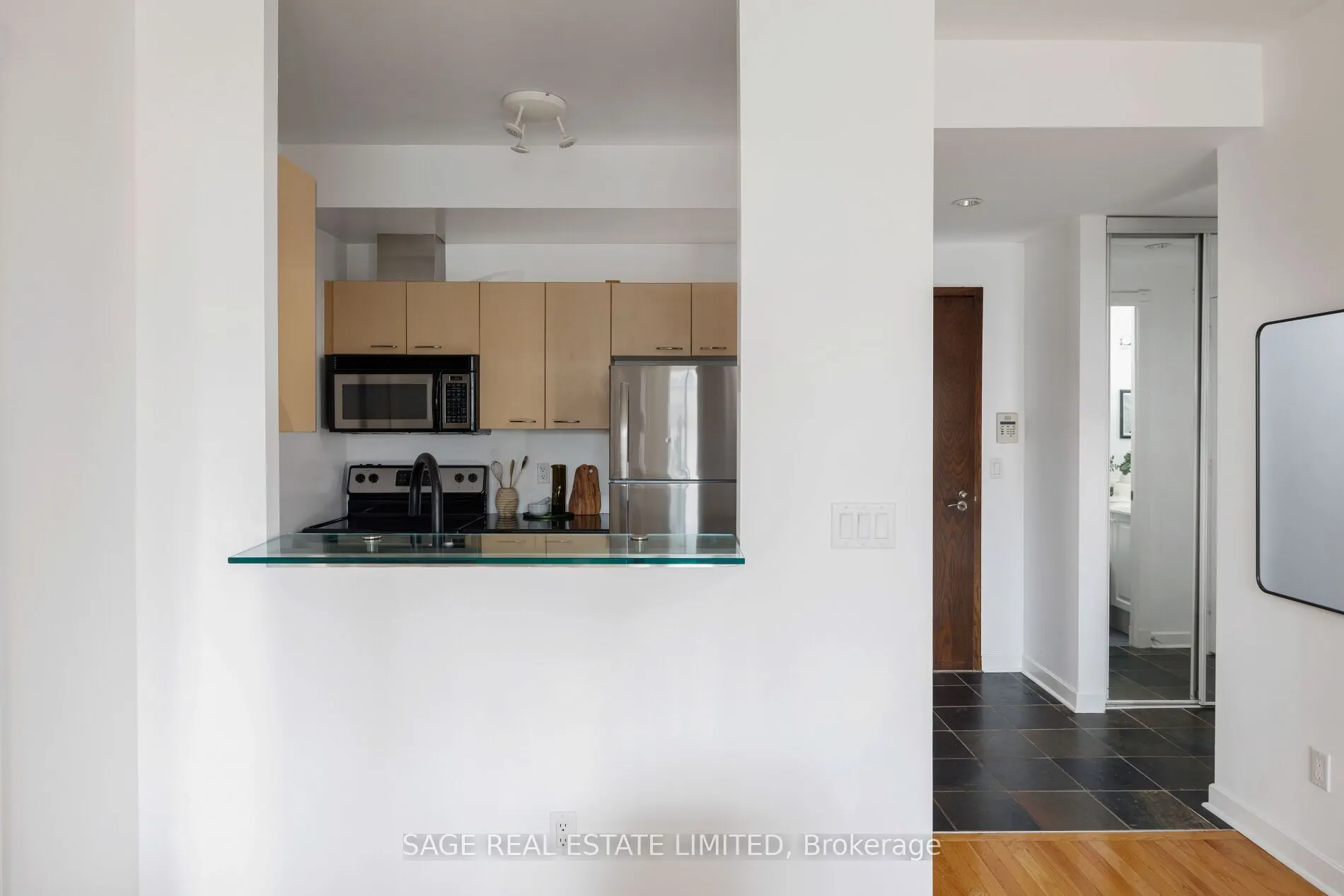 438 Richmond Street W, #816