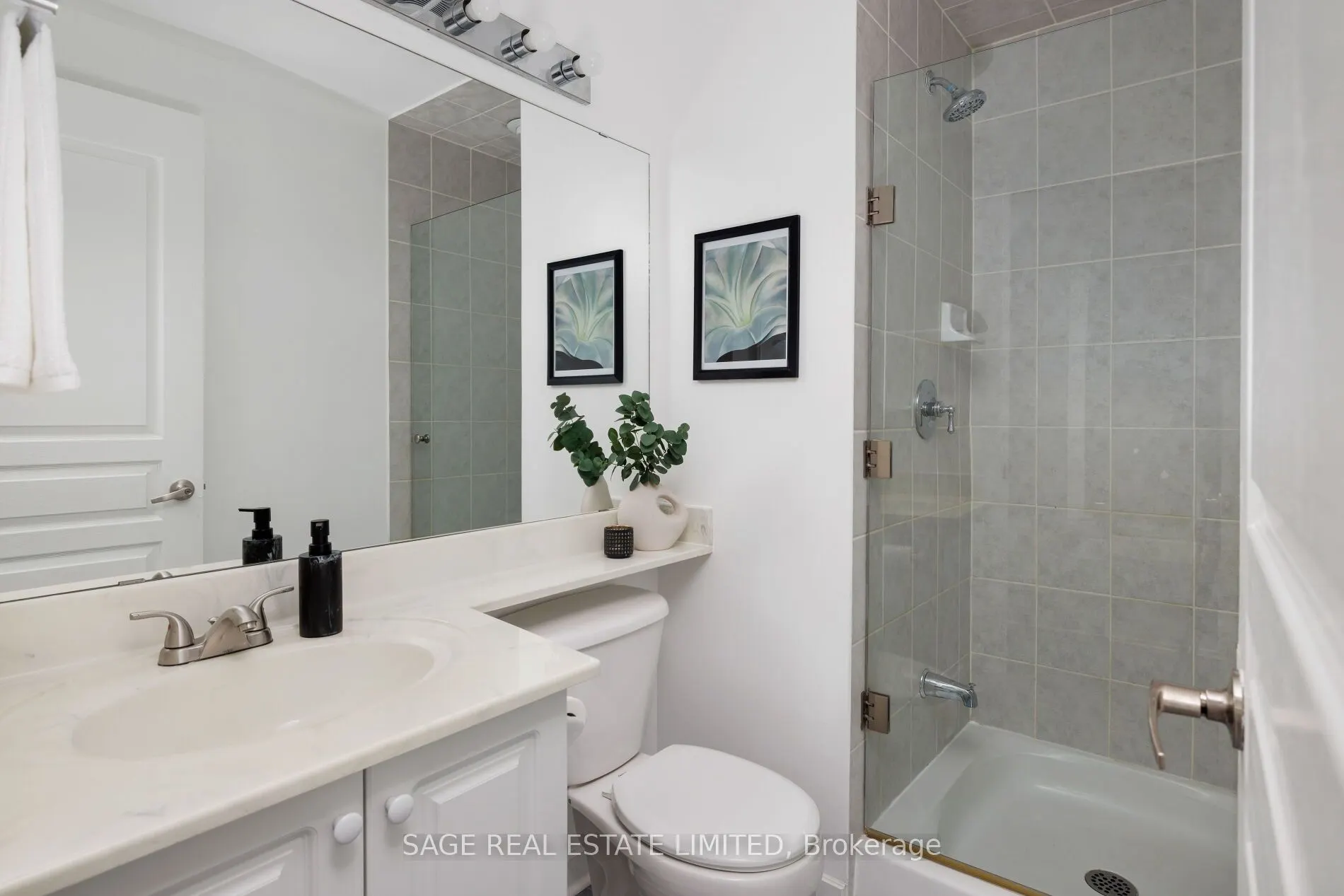 438 Richmond Street W, #816