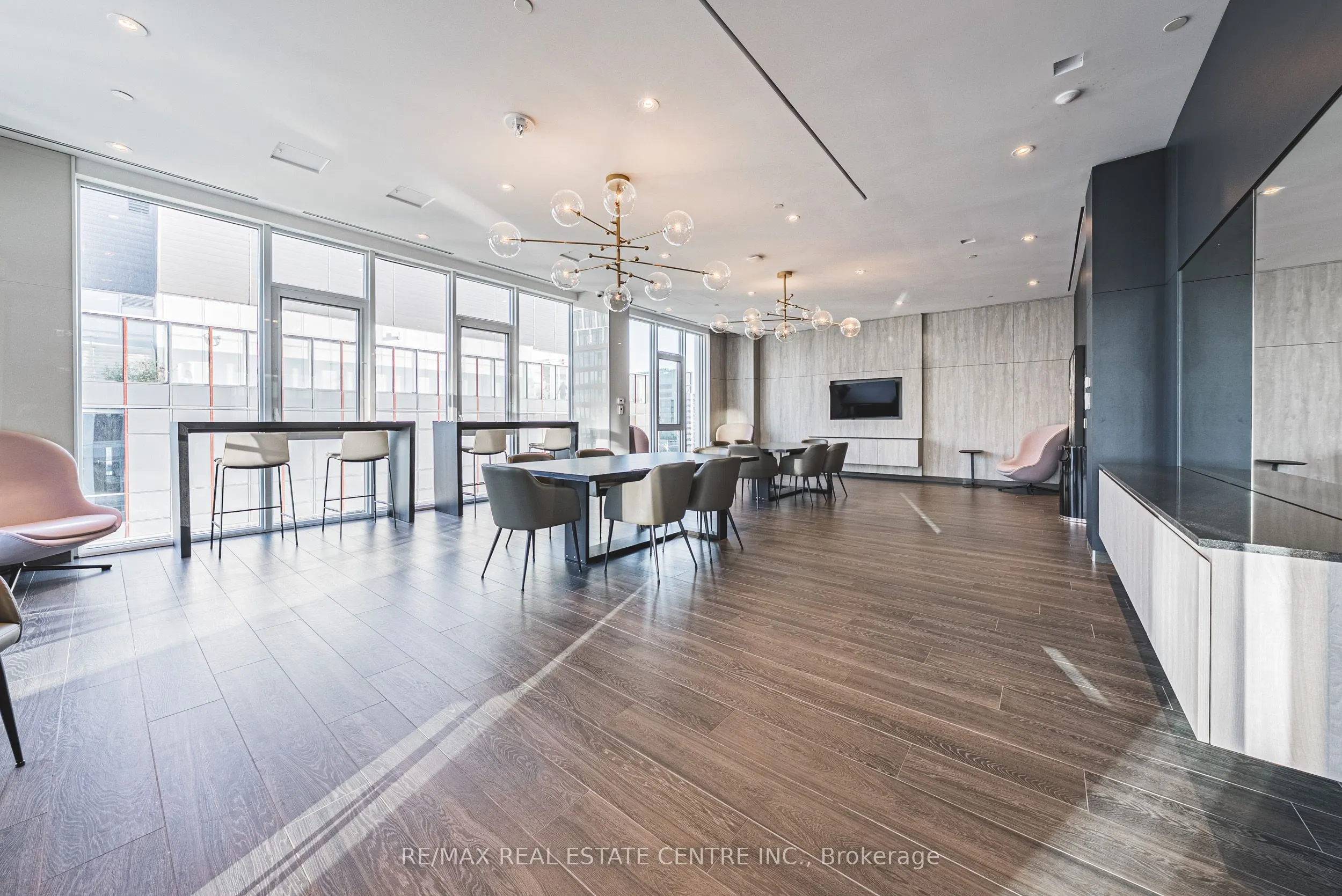 357 King Street W, #3307