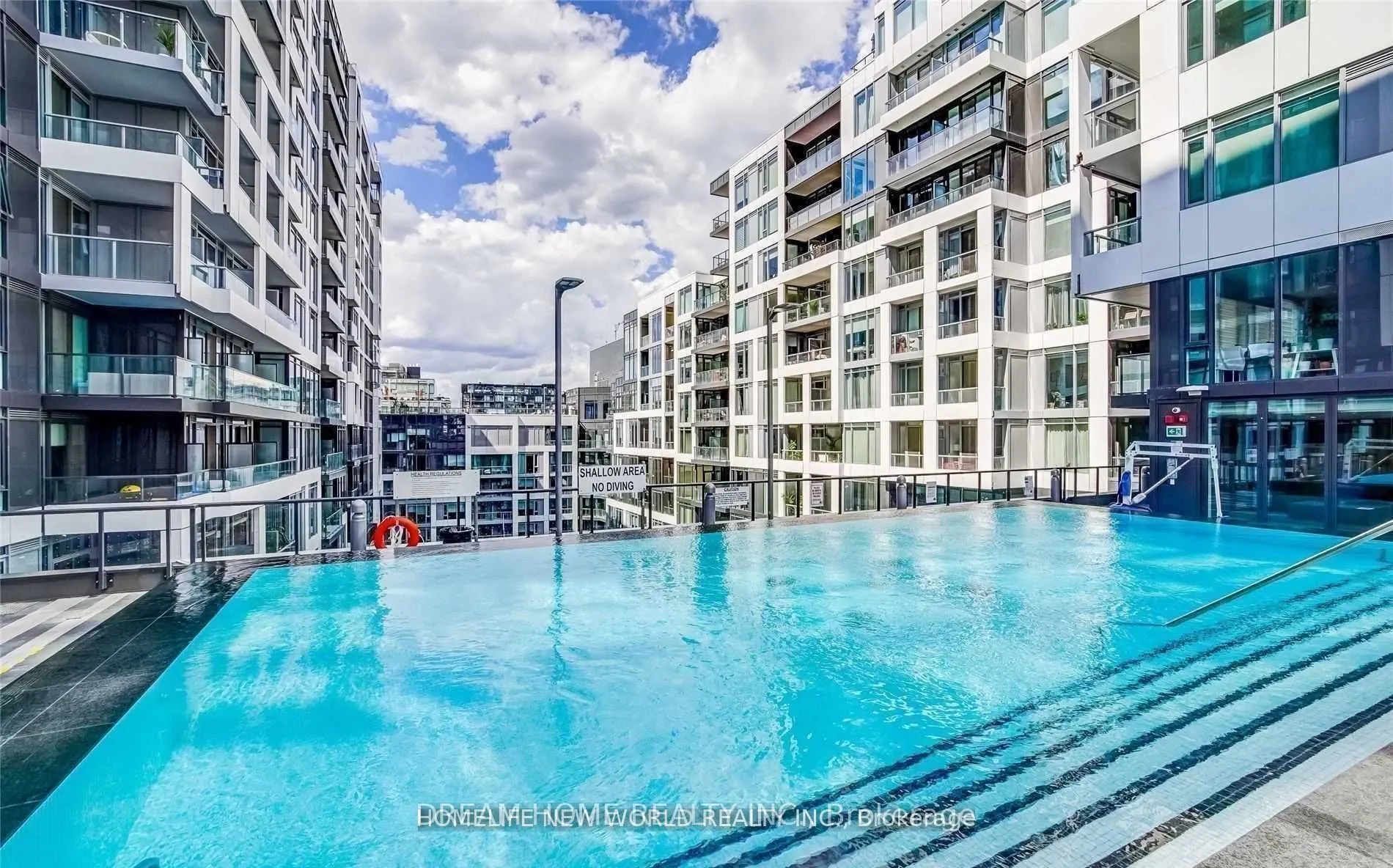 27 Bathurst Street, #617
